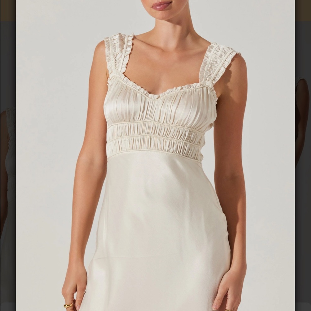 Astr Cream Sleeveless Wedding Dress